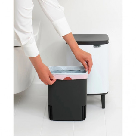 Κάδος Brabantia Bo Small Hi 1006643, 7 L, Ανυψωμένος, Ομαλό και αθόρυβο άνοιγμα, Αντιολισθητική βάση, Λευκό