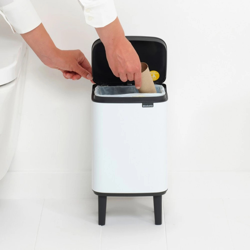 Κάδος Brabantia Bo Small Hi 1006639, 4 L, Ανυψωμένος, Ομαλό και αθόρυβο άνοιγμα, Αντιολισθητική βάση, Λευκό
