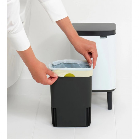 Κάδος Brabantia Bo Small Hi 1006639, 4 L, Ανυψωμένος, Ομαλό και αθόρυβο άνοιγμα, Αντιολισθητική βάση, Λευκό