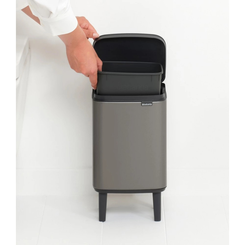 Κάδος Brabantia Bo Small Hi 1006640, 4 L, Ανυψωμένος, Ομαλό και αθόρυβο άνοιγμα, Αντιολισθητική βάση, Γκρι