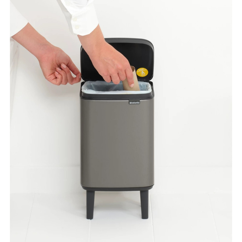 Κάδος Brabantia Bo Small Hi 1006640, 4 L, Ανυψωμένος, Ομαλό και αθόρυβο άνοιγμα, Αντιολισθητική βάση, Γκρι