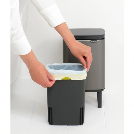 Κάδος Brabantia Bo Small Hi 1006640, 4 L, Ανυψωμένος, Ομαλό και αθόρυβο άνοιγμα, Αντιολισθητική βάση, Γκρι