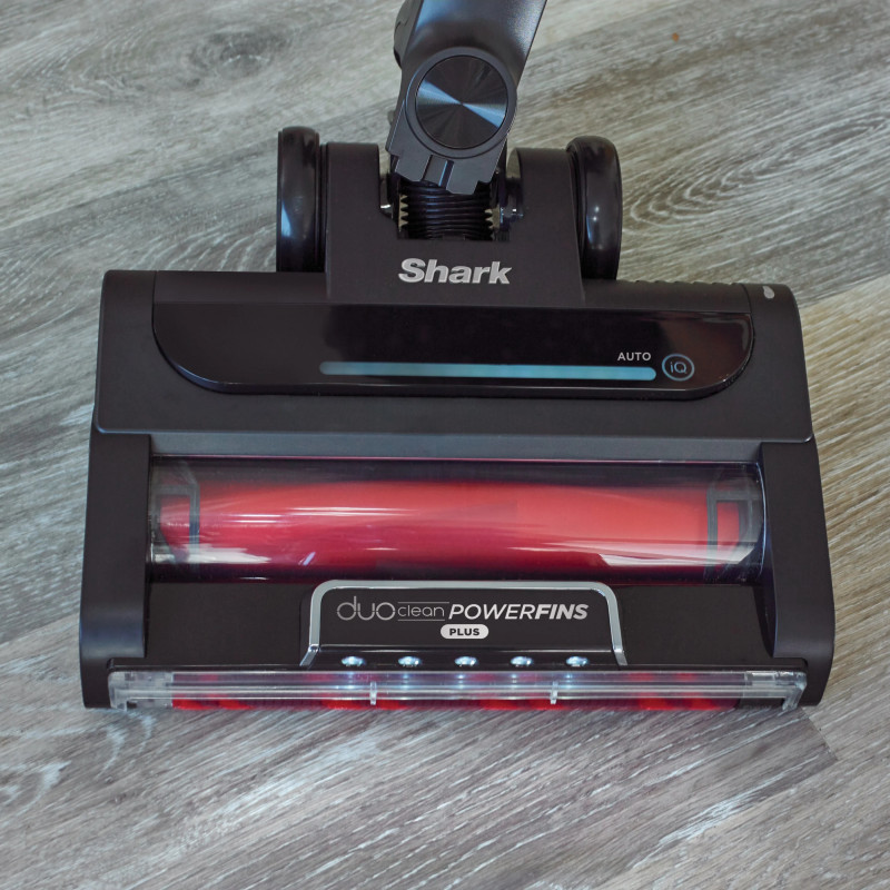 Όρθια ηλεκτρική σκούπα Shark IZ420EUT, 309W, Βραχίονας αποσπώμενος, 0.85 l, Αυτονομία 120 λεπτά, Clean Sense IQ, LED, PowerFins Plus, Γκρι