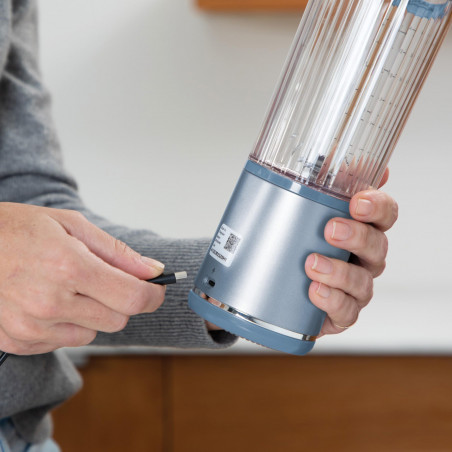 Φορητός μπλέντερ Ninja Blast BC151EUNV, 7,4 W, 530 ml, Ατσάλινο μαχαίρι με 6 λεπίδες, Θρυμματισμός πάγου, Έως 10 κύκλοι, Χωρίς BPA, USB-C, Μπλε