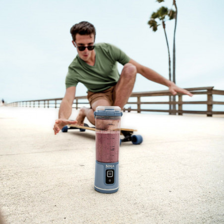 Φορητός μπλέντερ Ninja Blast BC151EUNV, 7,4 W, 530 ml, Ατσάλινο μαχαίρι με 6 λεπίδες, Θρυμματισμός πάγου, Έως 10 κύκλοι, Χωρίς BPA, USB-C, Μπλε