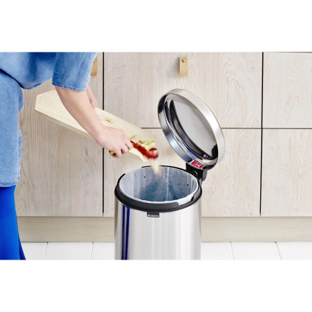 Κάδος απορριμμάτων με πεντάλ Brabantia NewIcon 649046, 20 l, Ομαλό κλείσιμο, Αντιολισθητική βάση, Ανθεκτικό στα δακτυλικά αποτυπώματα, Inox/Matte