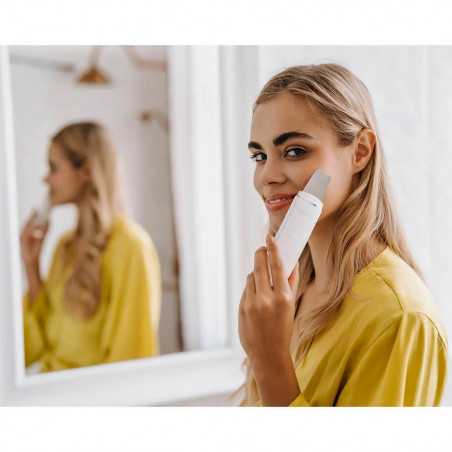 Καθαριστικό προσώπου με υπερήχους Beautifly B-Scrub Young, Ηλεκτροδιέγερση, απολέπιση, μειώνει τα μαύρα στίγματα και την ακμή, ιόντα, λευκό