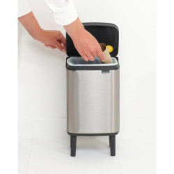 Κάδος απορριμμάτων Brabantia Bo Small Hi 1006642, 4 λίτρα, Ομαλό και αθόρυβο άνοιγμα, Αντιολισθητική βάση, Ανθεκτικό στα δακτυλικά αποτυπώματα, Ανοξείδωτο/Ματ