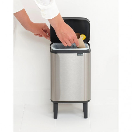 Κάδος απορριμμάτων Brabantia Bo Small Hi 1006642, 4 λίτρα, Ομαλό και αθόρυβο άνοιγμα, Αντιολισθητική βάση, Ανθεκτικό στα δακτυλικά αποτυπώματα, Ανοξείδωτο/Ματ
