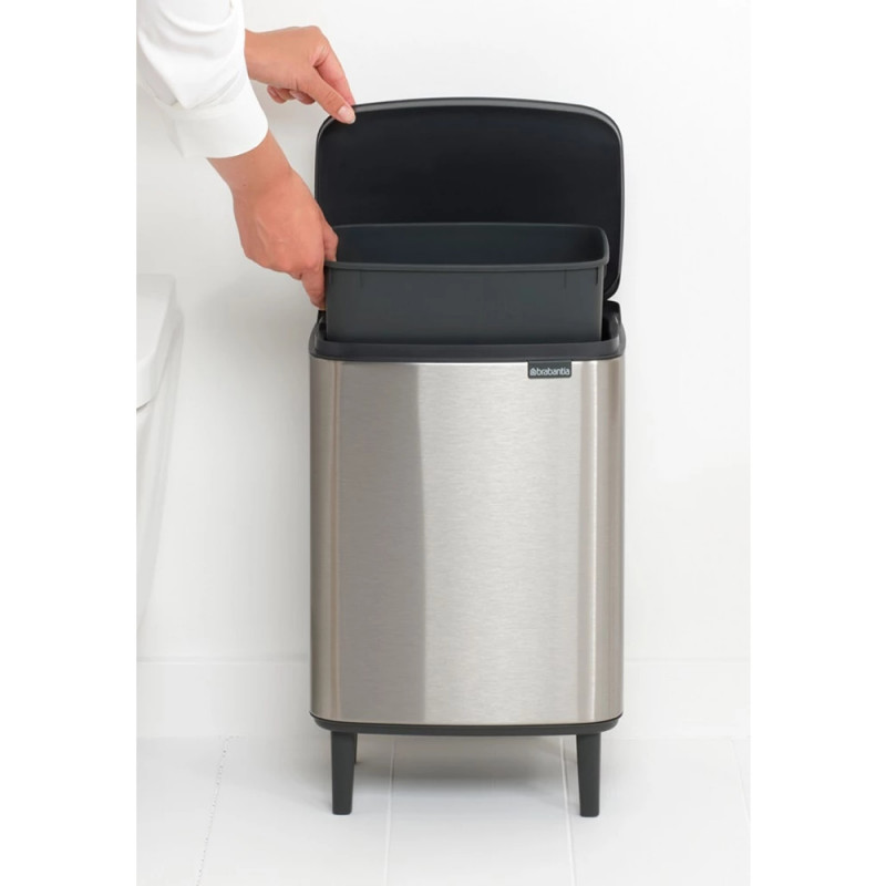Κάδος απορριμμάτων Brabantia Bo Small Hi 1006642, 4 λίτρα, Ομαλό και αθόρυβο άνοιγμα, Αντιολισθητική βάση, Ανθεκτικό στα δακτυλικά αποτυπώματα, Ανοξείδωτο/Ματ