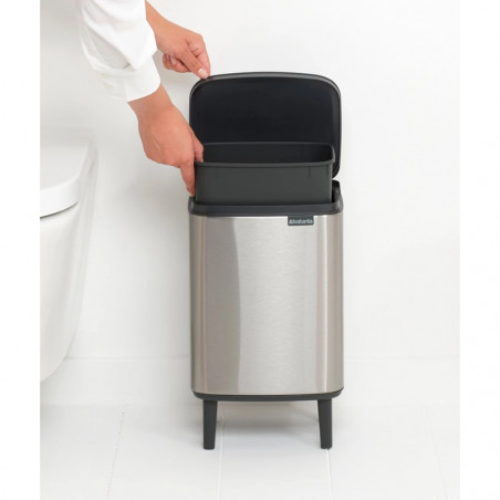 Κάδος απορριμμάτων Brabantia Bo Small Hi 1006646, 7 λίτρα, Υπερυψωμένος, Ομαλό και αθόρυβο άνοιγμα, Αντιολισθητική βάση, Ανθεκτικός στα δακτυλικά αποτυπώματα, Ανοξείδωτο/Ματ