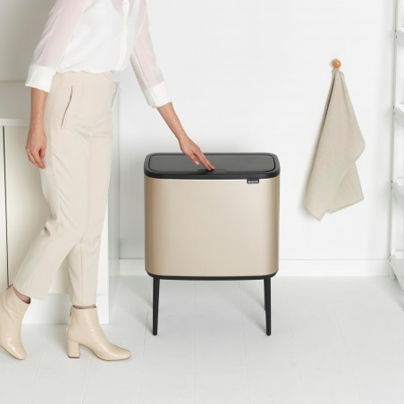 Κάδος Brabantia Bo Touch 1003213, 36 L, Ομαλό και αθόρυβο άνοιγμα, Μεγάλο άνοιγμα, Μεταλλικό χρυσό