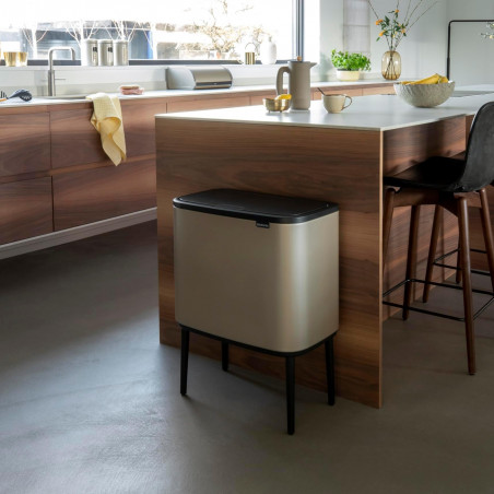 Κάδος Brabantia Bo Touch 1003213, 36 L, Ομαλό και αθόρυβο άνοιγμα, Μεγάλο άνοιγμα, Μεταλλικό χρυσό