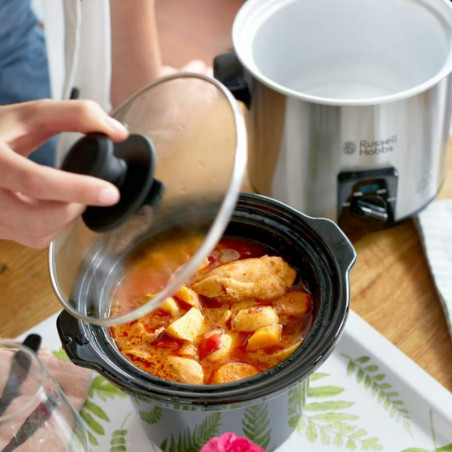 Russell Hobbs Compact Home Slow Cooker 25570-56, 145W, 2L, 3 ρυθμίσεις θερμοκρασίας, Κεραμικά σκεύη μαγειρέματος, χωρίς BPA και PFAS, Μαύρο/inox