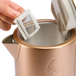 Βραστήρας Russell Hobbs Calm 27450-70, 2400W, 1,7 l, 40-100°C, Αθόρυβο βράσιμο, Κουμπιά αφής, Ηχητικές ειδοποιήσεις, 6 εναλλασσόμενα χρώματα, Προστασία, χωρίς BPA και PFAS, Λευκό/χρυσό