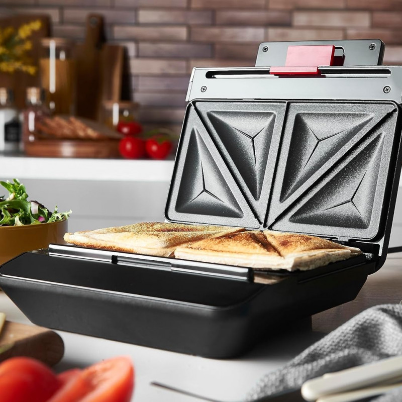 Τοστιέρα σάντουιτς Russell Hobbs Creations 26800-56, 750W, 4 φέτες, Αντικολλητικές πλάκες, Γρήγορη θέρμανση, Ενδείξεις, Μαύρο/inox