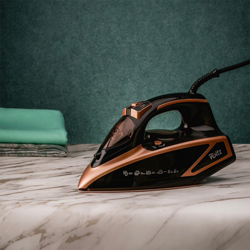 Σίδερο Oliver Voltz OV51050I, 3000W, 420 ml, Κεραμικό, Αυτόματο κλείσιμο, Ενίσχυση ατμού, Μαύρο/χρυσό