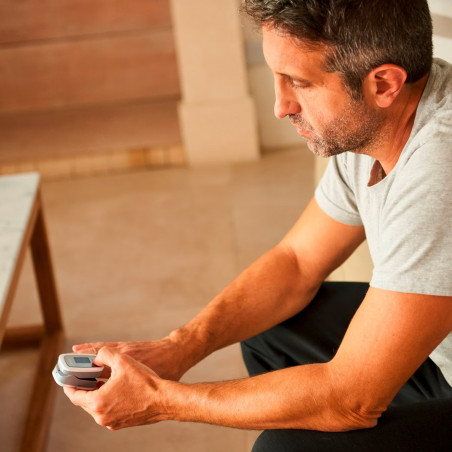 Beurer PO 30 Ιατρικό παλμικό οξύμετρο δακτύλου, SpO₂, παλμός, αναίμακτο και ανώδυνο, OLED, οθόνη γραφικών, CE, IP22, γκρι/λευκό