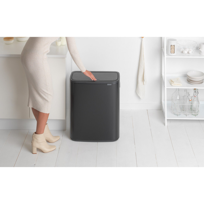 Κάδος Brabantia Bo Touch 1003218, 2x30 l, Ομαλό και αθόρυβο άνοιγμα, Μεγάλο άνοιγμα, Μαύρο ματ