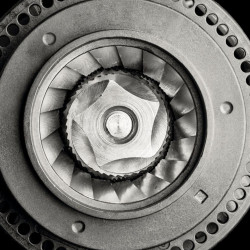 Καφετιέρα Krups Arabica Latte EA819E10, 1450W, 15 bar, 1.7 l, LCD, 5 προγράμματα, 3 λειτουργίες, 3 ρυθμίσεις θερμοκρασίας και αρώματος, Milk Comfort / One Touch Cappuccino, Μαύρο