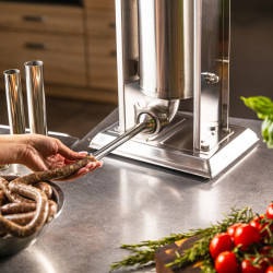 Μηχανή πλήρωσης λουκάνικων Klausberg KB 7930, 5 kg, χειροκίνητη, 4 χαλύβδινα ακροφύσια, βαλβίδα εξαέρωσης, κύλινδρος κύλισης, Inox