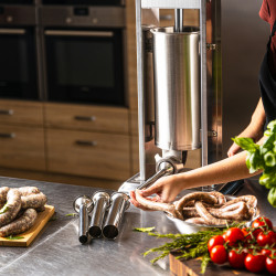 Μηχανή πλήρωσης λουκάνικων Klausberg KB 7930, 5 kg, χειροκίνητη, 4 χαλύβδινα ακροφύσια, βαλβίδα εξαέρωσης, κύλινδρος κύλισης, Inox