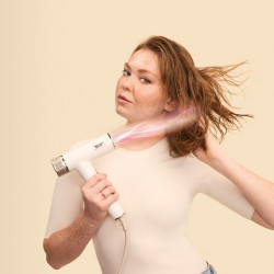 Στεγνωτήρας μαλλιών Shark HD334EU, 1700W, Διαχυτής, 3 λειτουργίες, 3 εξαρτήματα, Προστασία από θερμική βλάβη, 110°C, Ιονιστής, Λευκό