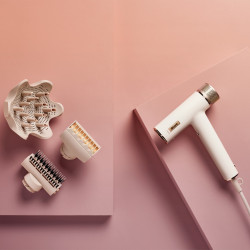 Στεγνωτήρας μαλλιών Shark HD334EU, 1700W, Διαχυτής, 3 λειτουργίες, 3 εξαρτήματα, Προστασία από θερμική βλάβη, 110°C, Ιονιστής, Λευκό