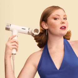 Στεγνωτήρας μαλλιών Shark HD334EU, 1700W, Διαχυτής, 3 λειτουργίες, 3 εξαρτήματα, Προστασία από θερμική βλάβη, 110°C, Ιονιστής, Λευκό