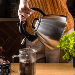 Σφυρίζοντας βραστήρας Klausberg KB 7951, 2.5 l, Ανοξείδωτο ατσάλι, Θερμομονωμένη λαβή, Επαγωγή, Ματ όνυχα