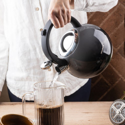 Σφυρίζοντας βραστήρας Klausberg KB 7955, 3l, Θερμομονωμένη λαβή, Πολυστρωματικός πυθμένας, Επαγωγή, Σκούρο γκρι γραφίτης