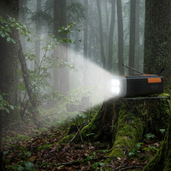 Ραδιόφωνο έκτακτης ανάγκης Adler AD 1920, ηλιακό πάνελ/δυναμό χειρός/USB-C, 4500 mAh, Bluetooth, οθόνη LED, μαύρο/πορτοκαλί