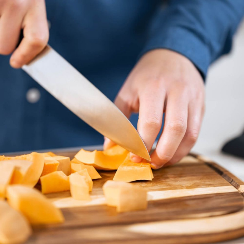 Μαχαίρι κουζίνας Tefal K297S244, 20 cm, Ανοξείδωτο ατσάλι, Βάση με ενσωματωμένο ακονιστήρι, Προστατευτικό για τα δάχτυλα, Μαύρο