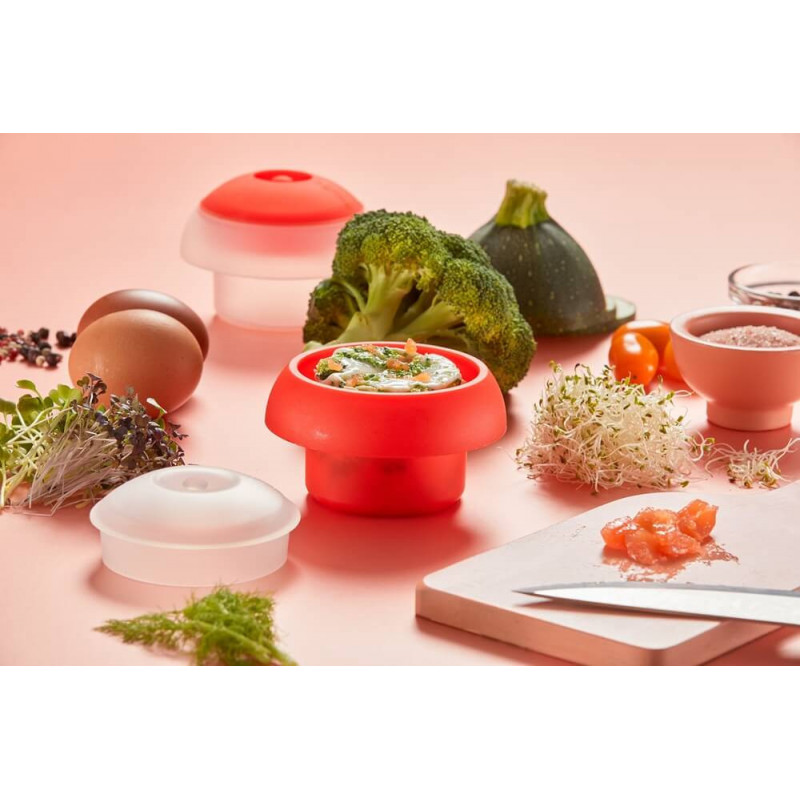 Βραστήρας αυγών για φούρνο μικροκυμάτων Lekue 1009028, 100 ml, Για 1 αυγό, Σιλικόνη πλατίνας, Διαφανές/Κόκκινο