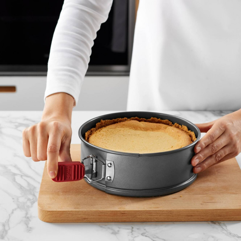 Φόρμα ψησίματος με αποσπώμενο πάτο Lekue 1009474, Ø20 cm, Κεραμική αντικολλητική επίστρωση, Ατσάλι άνθρακα, Από +4°C έως +240°C, Μαύρο/Κόκκινο