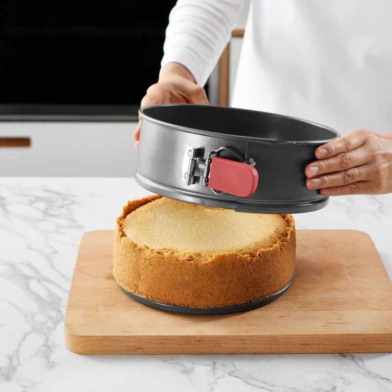 Φόρμα για ψήσιμο με αποσπώμενο πάτο Lekue 1009475, Ø24 cm, Κεραμική αντικολλητική επίστρωση, Ανθρακονήματα, Από +4°C έως +240°C, Μαύρο/Κόκκινο