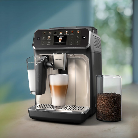 Αυτόματη καφετιέρα Philips EP5547/90 LatteGo, 1500 W, 15 bar, 1,8 λίτρα, 20 ροφήματα, κεραμικός μύλος με 12 επίπεδα, TFT, AquaClean, SilentBrew, AromaExtract, ExtraShot, Μαύρο/Μπεζ