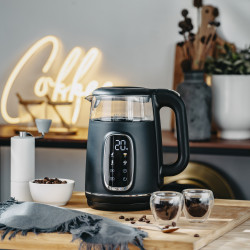 Ηλεκτρική καφετιέρα Adler AD 1305 BS, 1850/2200 W, 1,7 l, Αισθητήρας ελέγχου, Έγχρωμη οθόνη LCD, Πέντε ρυθμίσεις θερμοκρασίας 40-100°C, Φίλτρο κατά της καθίζησης, Μαύρο/γκρι