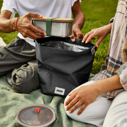 Θερμός σάκος για μεσημεριανό Black+Blum LBB018, 6,7 λίτρα, 33,5 × 15,5 × 31 cm, Αδιάβροχος, Τυλίγεται, Ιμάντας μεταφοράς, Χωρίς BPA, Μαύρος