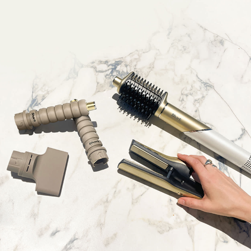 Σίδερο μαλλιών και πιστολάκι 5 σε 1 Shark Glam Multistyler HD6052SEU, 1500 W, 3 ταχύτητες, 6 ρυθμίσεις θερμοκρασίας, 100-220 °C, κεραμικά στοιχεία, ιονισμός, αυτόματη τυλίξιμο Coanda, Gloss Lock, χρυσό