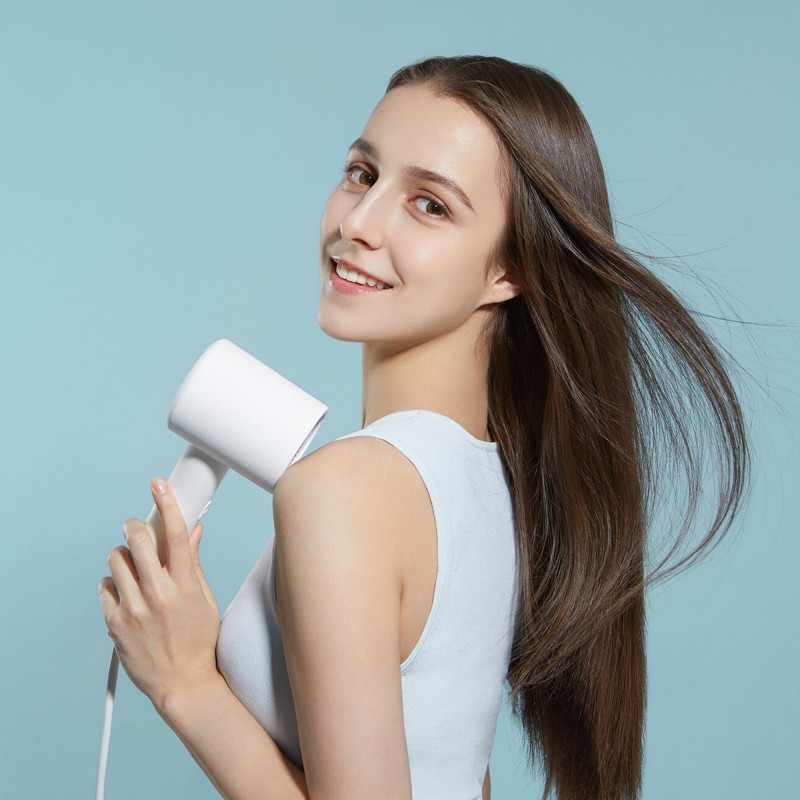 Στεγνωτήρας μαλλιών Xiaomi Mi Ionic Hair Dryer H300 BHR5081GL, 1600 W, Ιονική θεραπεία, NTC, Εναλλαγή ζεστού/κρύου αέρα, Μεταλλικό περίβλημα, Λευκό