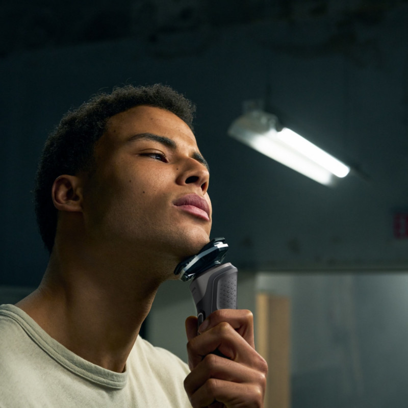 Ηλεκτρική ξυριστική μηχανή Philips Shaver Series 5000 S5887/10, 9 W, 60 λεπτά, Χρήση σε στεγνό ή βρεγμένο δέρμα, Ενσωματωμένο τρίμερ, SkinIQ, PowerAdapt, Κεφαλές 360°, Αυτοακονιζόμενες λεπίδες, Γκρι ανθρακί