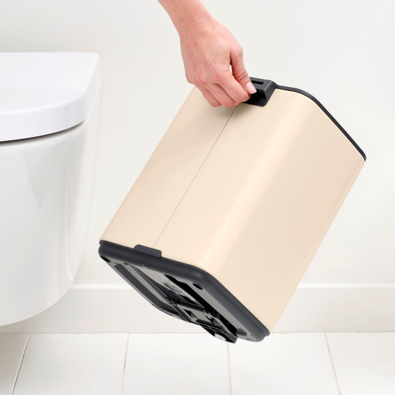 Κάδος απορριμμάτων Brabantia Bo Pedal 1010077, 7 λίτρα, Απαλό κλείσιμο, Βάση με ελαστικό επένδυση, Μπεζ