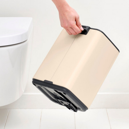 Κάδος απορριμμάτων Brabantia Bo Pedal 1010077, 7 λίτρα, Απαλό κλείσιμο, Βάση με ελαστικό επένδυση, Μπεζ