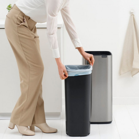 Κάδος απορριμμάτων Brabantia Bo Touch 1010145, 30 λίτρα, Ομαλό και αθόρυβο άνοιγμα, Μεγάλο άνοιγμα, Ανθεκτικό στα δακτυλικά αποτυπώματα, Ανοξείδωτο/Ματ