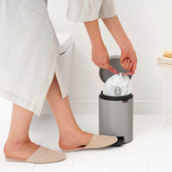 Κάδος απορριμμάτων με πεντάλ Brabantia NewIcon 1010433, 3 λίτρα, Απαλό κλείσιμο, Αντιολισθητική βάση, Ανοιχτό γκρι