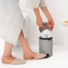 Κάδος απορριμμάτων με πεντάλ Brabantia NewIcon 1010433, 3 λίτρα, Απαλό κλείσιμο, Αντιολισθητική βάση, Ανοιχτό γκρι