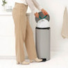 Κάδος απορριμμάτων με πεντάλ Brabantia NewIcon 1010442, 30 λίτρα, Απαλό κλείσιμο, Αντιολισθητική βάση, Ανοιχτό γκρι