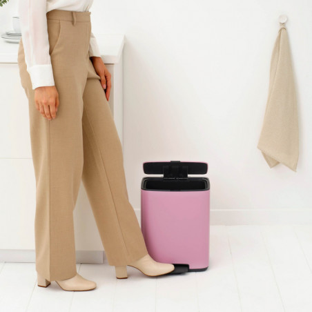 Κάδος απορριμμάτων Brabantia Bo Pedal 1010446, 12 λίτρα, Απαλό κλείσιμο, Αντιολισθητική βάση, Ροζ