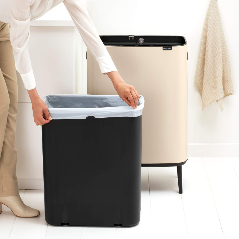 Κάδος απορριμμάτων Brabantia Bo Touch Hi 1010457, 60 λίτρα, Πλευρικές λαβές μεταφοράς, Ρυθμιζόμενα πόδια, Μπεζ